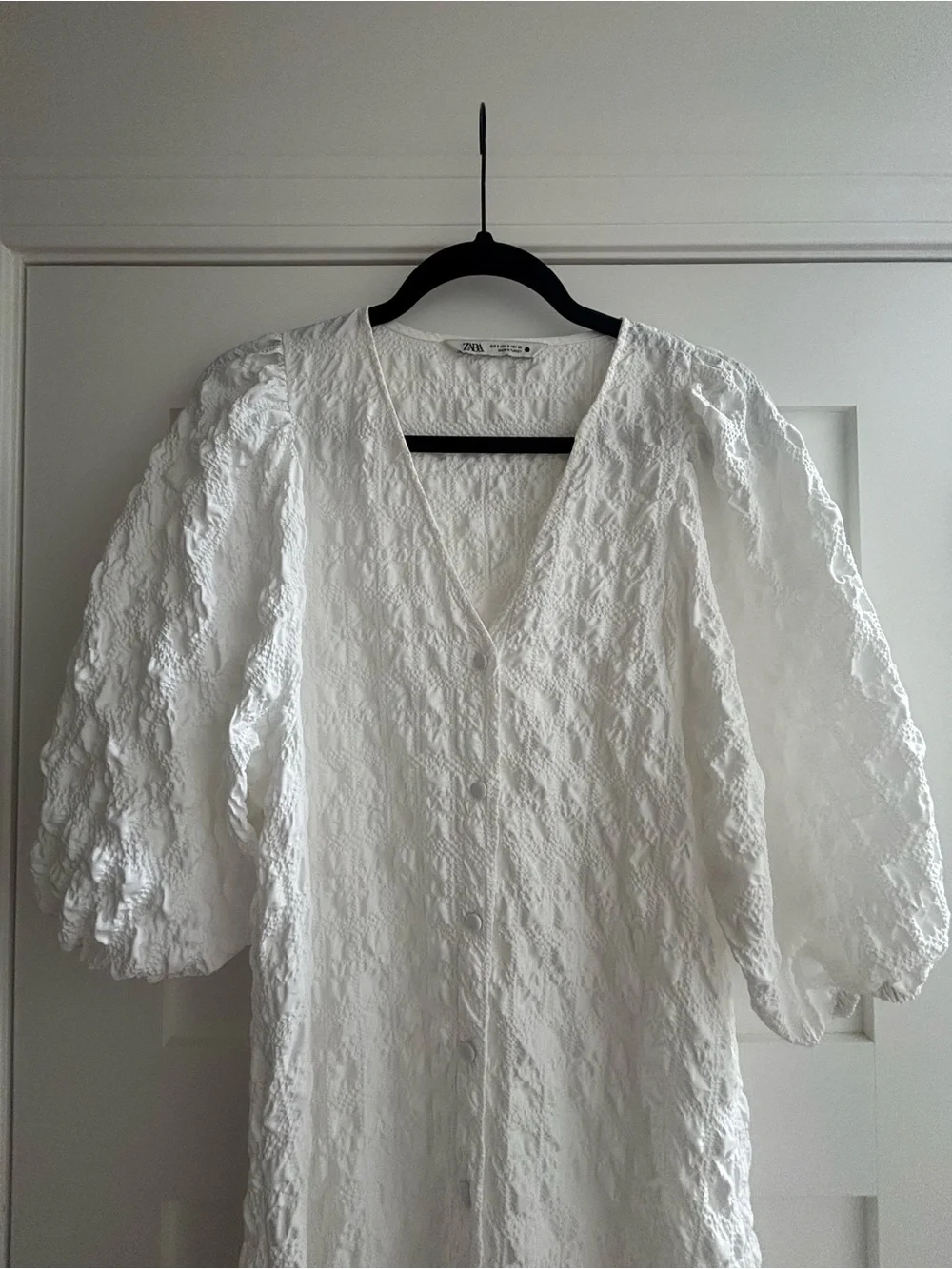 Zara White Textured V-Neck Midi Dress with Puff Sleeves